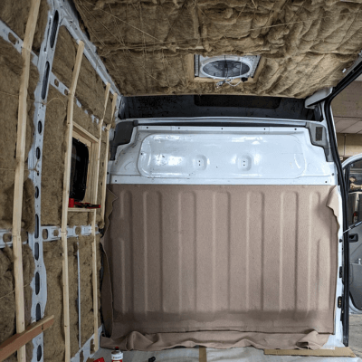 Natürliche Dämmung für Camper - Adventure Truck